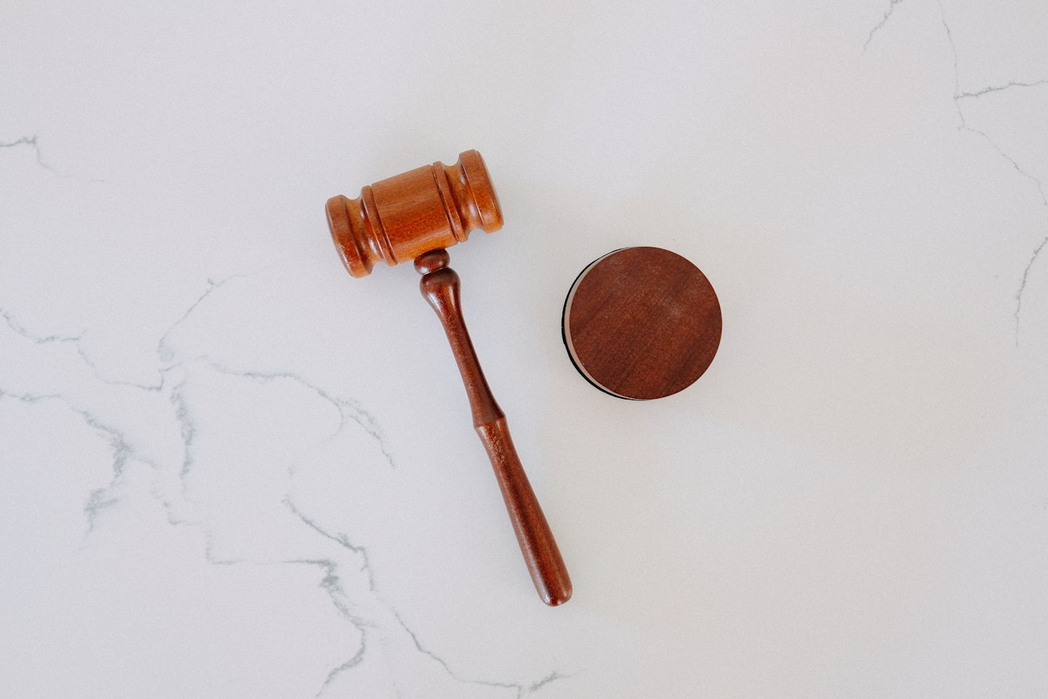 Como a consultoria jurídica previne riscos corporativos